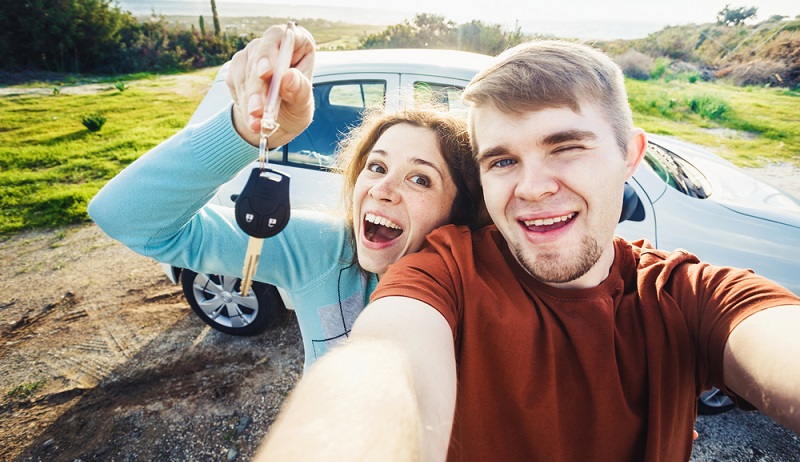 Günstiger wird der Tarif allgemein, wenn von vorneherein festgelegt wird, wer das Auto fahren darf. Nur Sie, oder Ihr Ehepartner oder (Achtung teuer!) Ihr Kind oder Ihre Kinder. (#02)