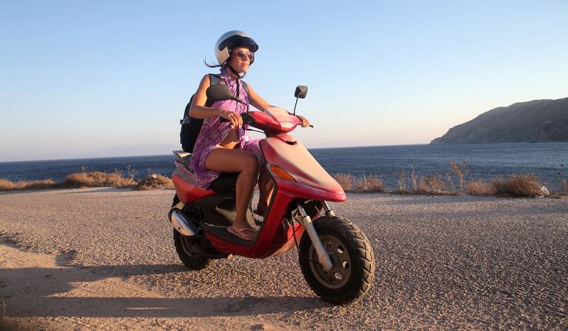 Planen Sie voraus: Wenn Sie Jugendliche haben, die bald ihren Führerschein erwerben, kann es Sinn machen, schon ein paar Jahre zuvor ein Motorrad, Vespa oder Moped anzumelden. (#04)
