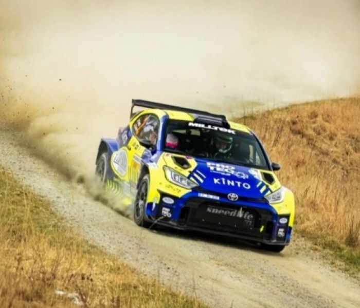 Toyota GR Yaris Rally2 von Philip Geipel mit Logo der Brand PRO-TEC (Foto: CTP GmbH .  bluechemGROUP)