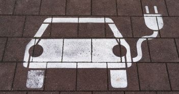 Elektromobilität boomt: Avantpark nutzt digitale Systeme zur effizienten (Foto: AdobeStock -  jeho.photography - 241956127)